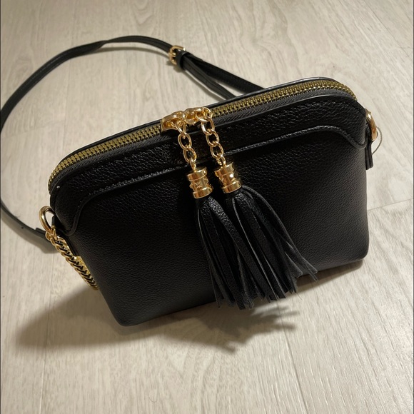Woman’s cross body purse - Picture 1 of 4